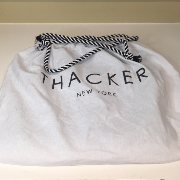 Thacker Le Pouch bag in Green Suede - Picture 5 of 5